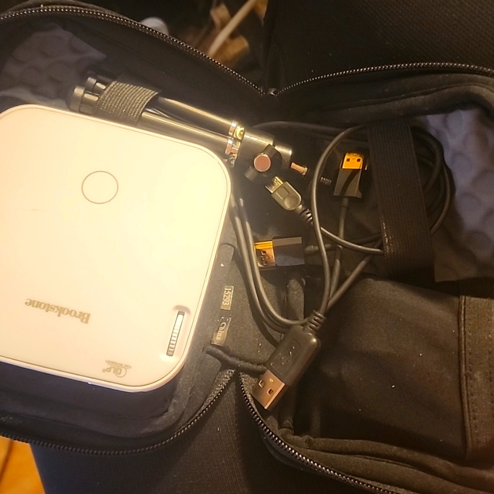 Brookstone pocket projector